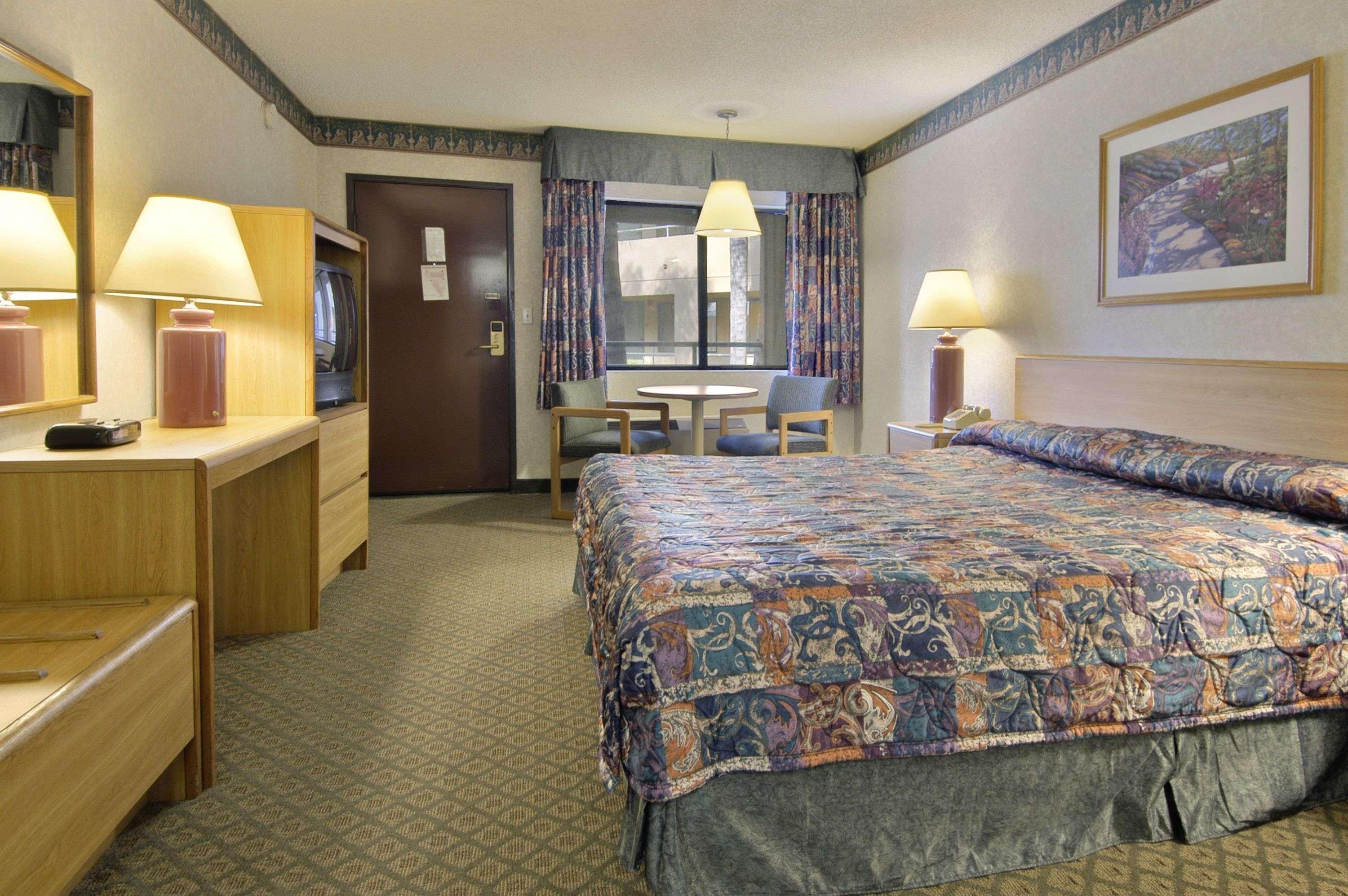 Travelodge By Wyndham Commerce Los Angeles Area Szoba fotó